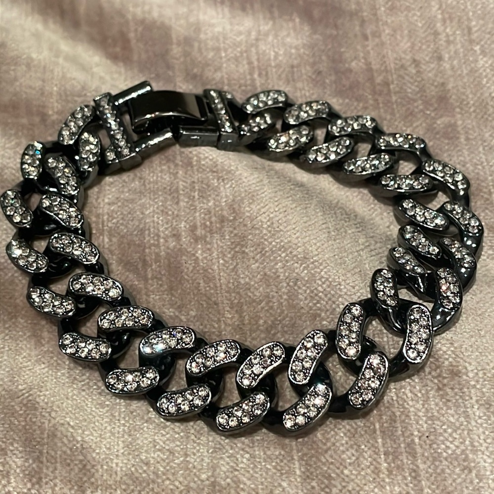 Black & Austrian Crystal Cuban Link Bracelet 7.25” NEW